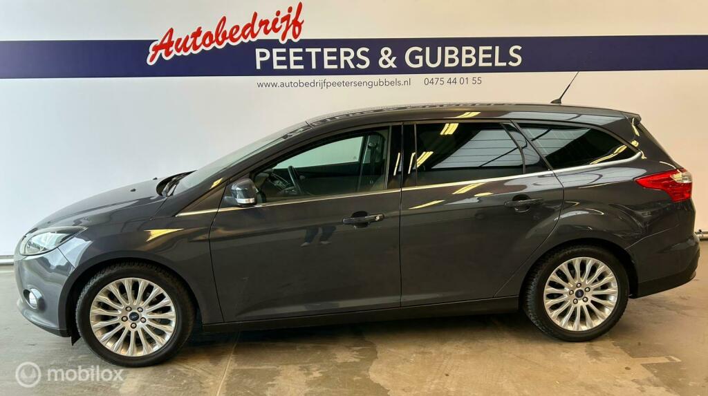 Ford-FOCUS Wagon-thumb